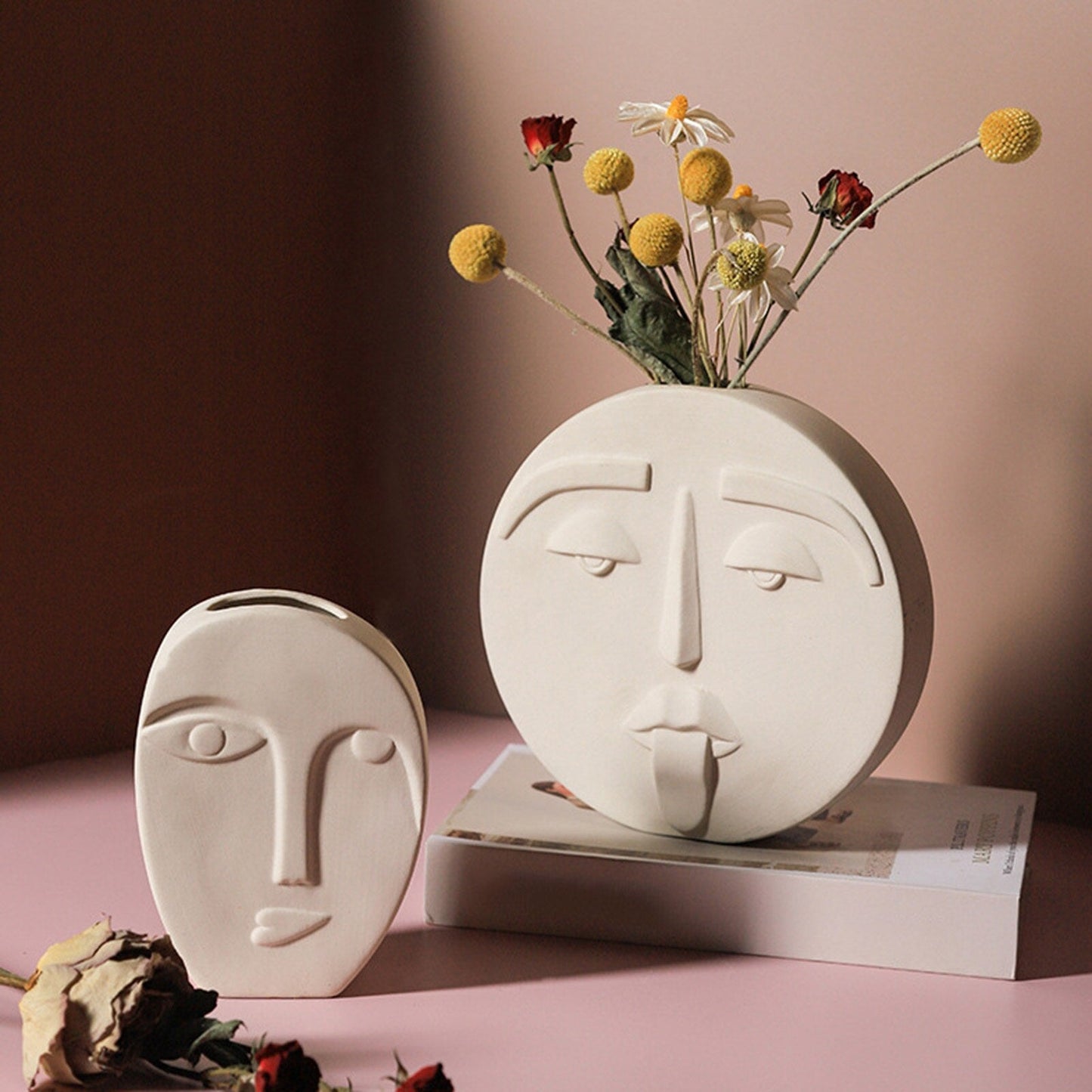 Faces Vases