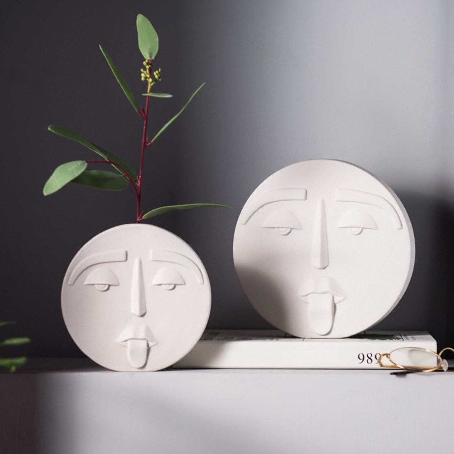 Faces Vases