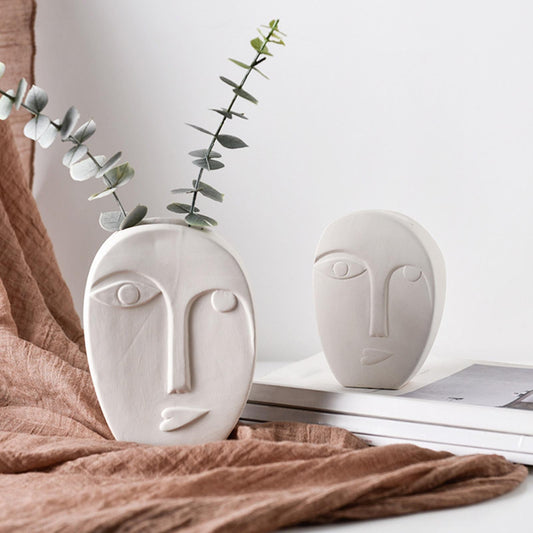 Faces Vases